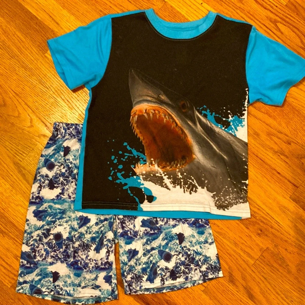 Children’s Place Shark Pajama Set